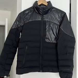 Lululemon puffer jacket size 4 black like new condition